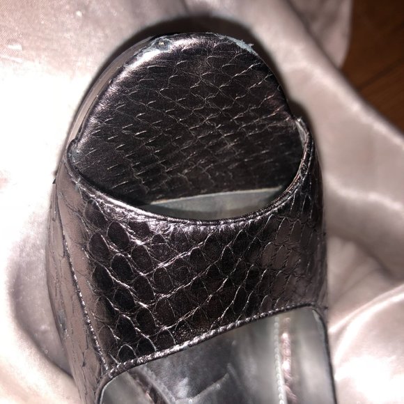 Calvin Klein Daliah Metallic Platform Peep Toe 8.5 - Picture 7 of 8